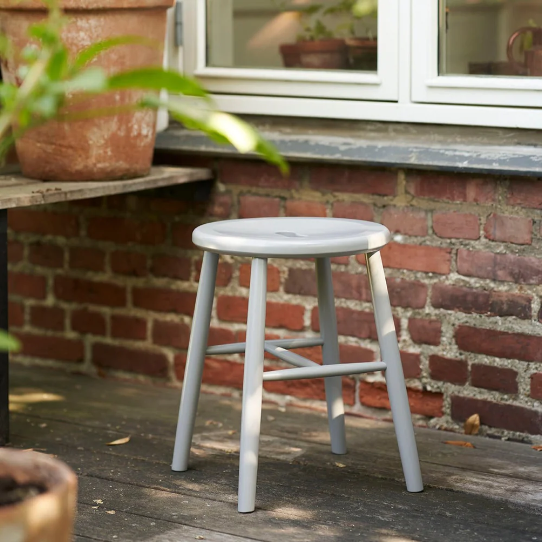 J27 Stool